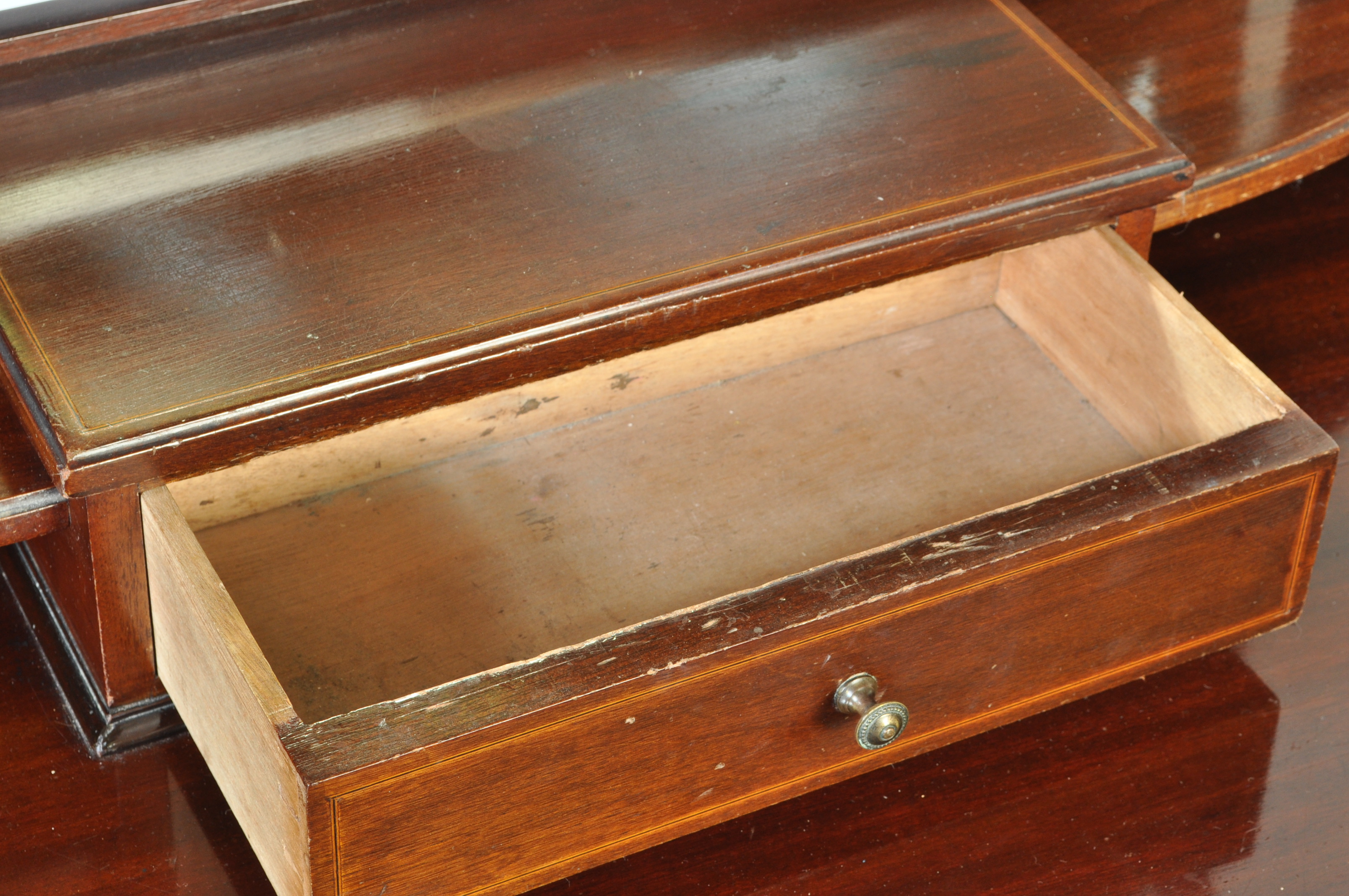 EARLY 20TH CENTURY EDWARDIAN MAHOGANY INLAID DRESSING TABLE - Image 4 of 7