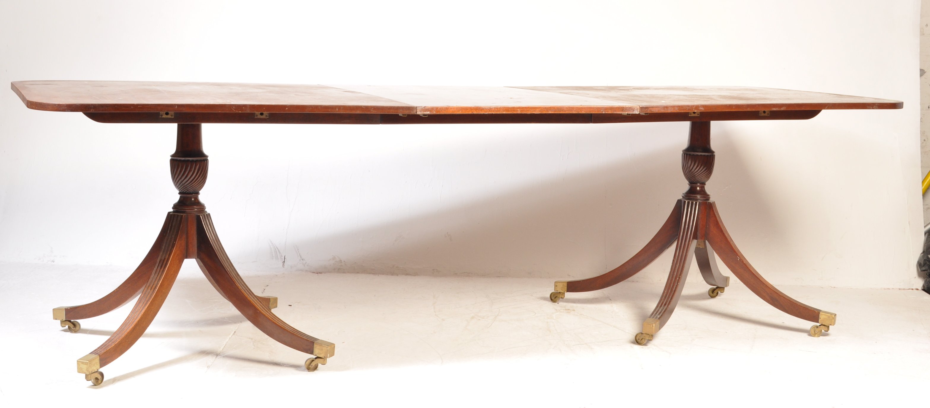 REGENCY REVIVAL MAHOGANY TWIN PEDESTAL DINING TABLE - Image 8 of 9