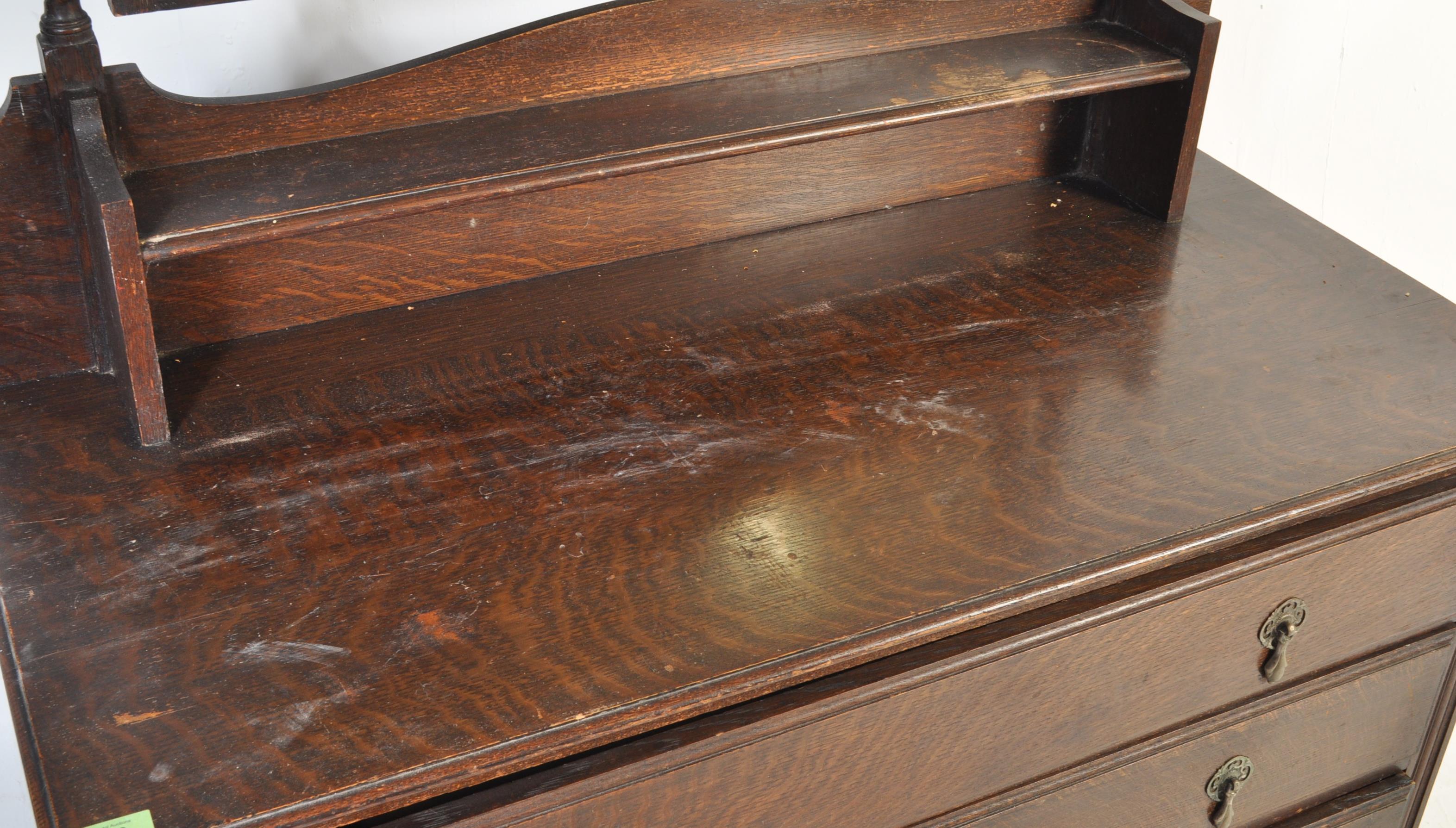 1940S OAK DRESSING TABLE CHEST - Image 3 of 6