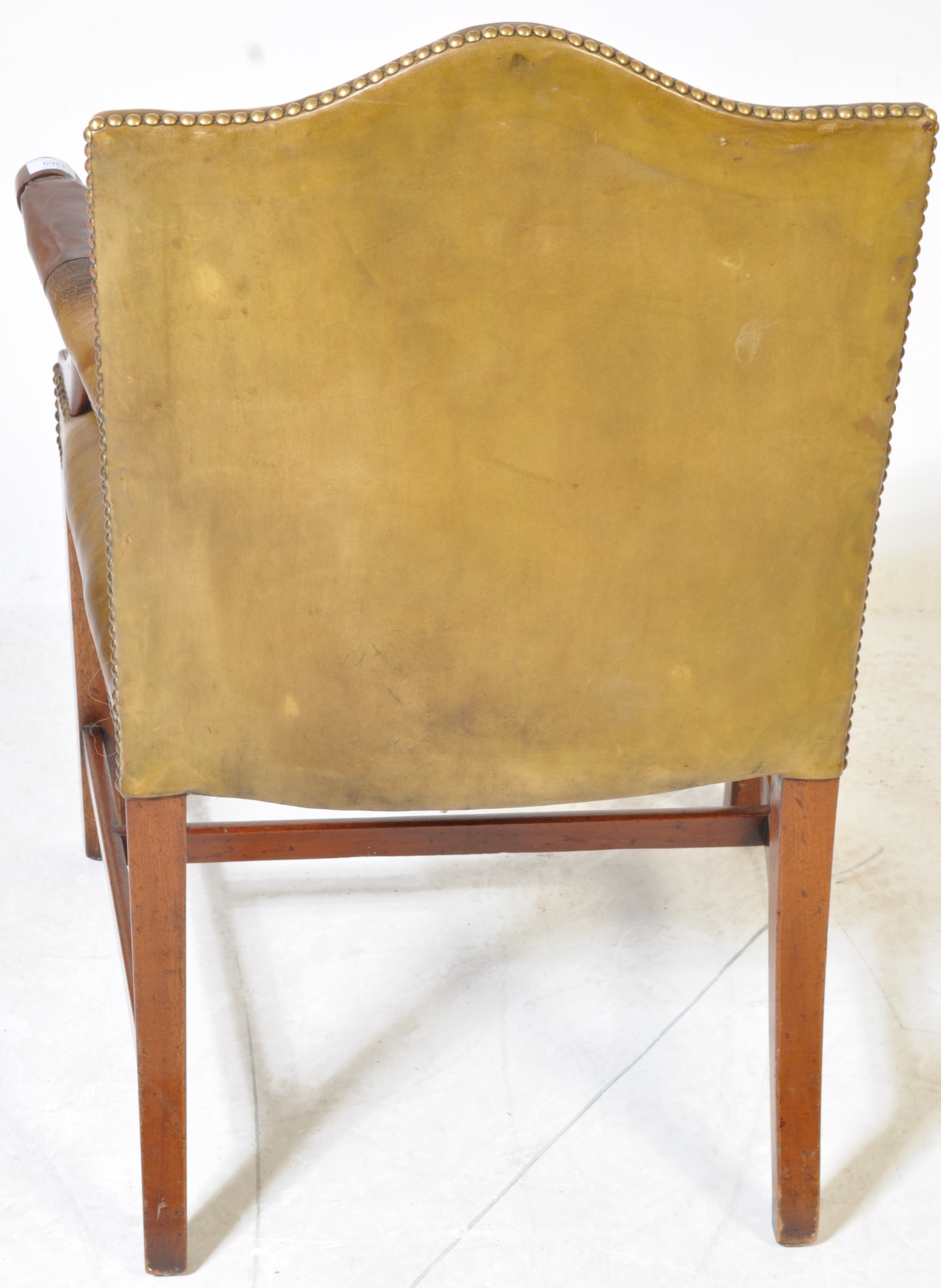 MAHOGANY AND LEATHER GAINSBOROUGH DESK ARMCHAIR - Image 5 of 5