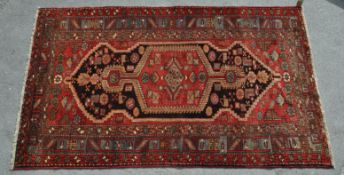 20TH CENTURY HAND WOVEN ZANJAN RUG / CARPET