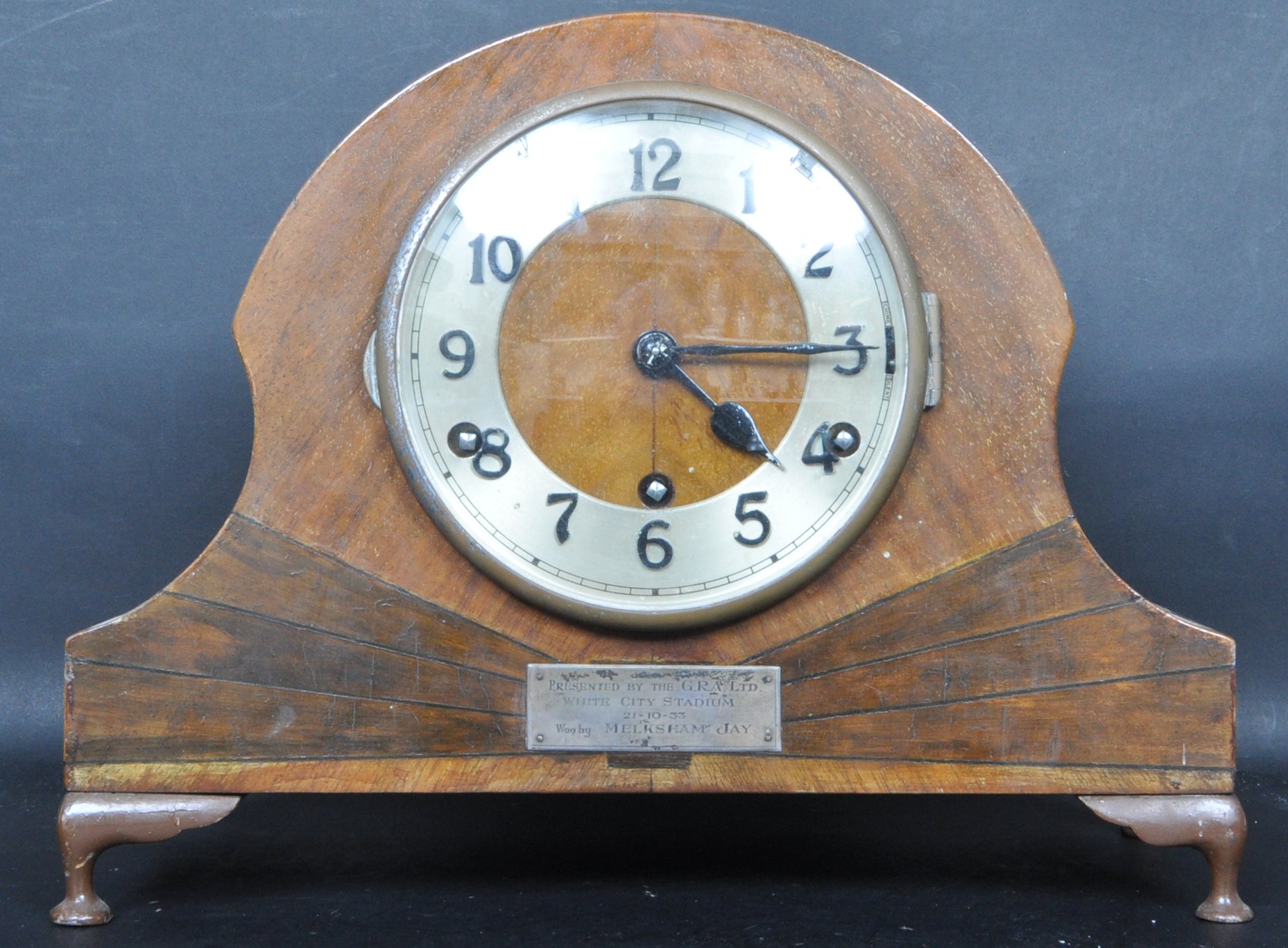 ART DECO 1930S WALNUT CASED MANTEL CLOCK