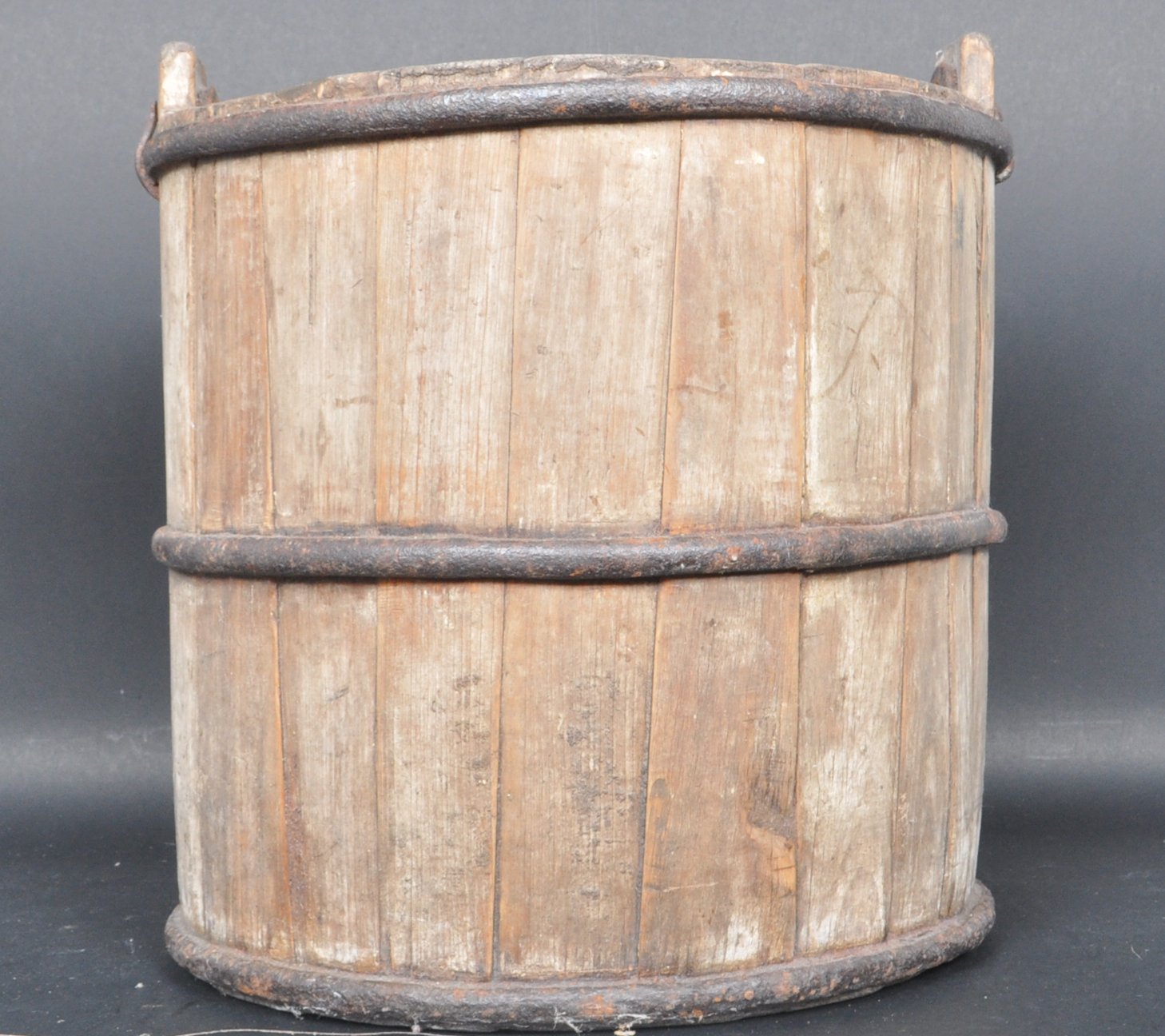 LARGE CONTINENTAL FARM HOUSE WOODEN BUCKET