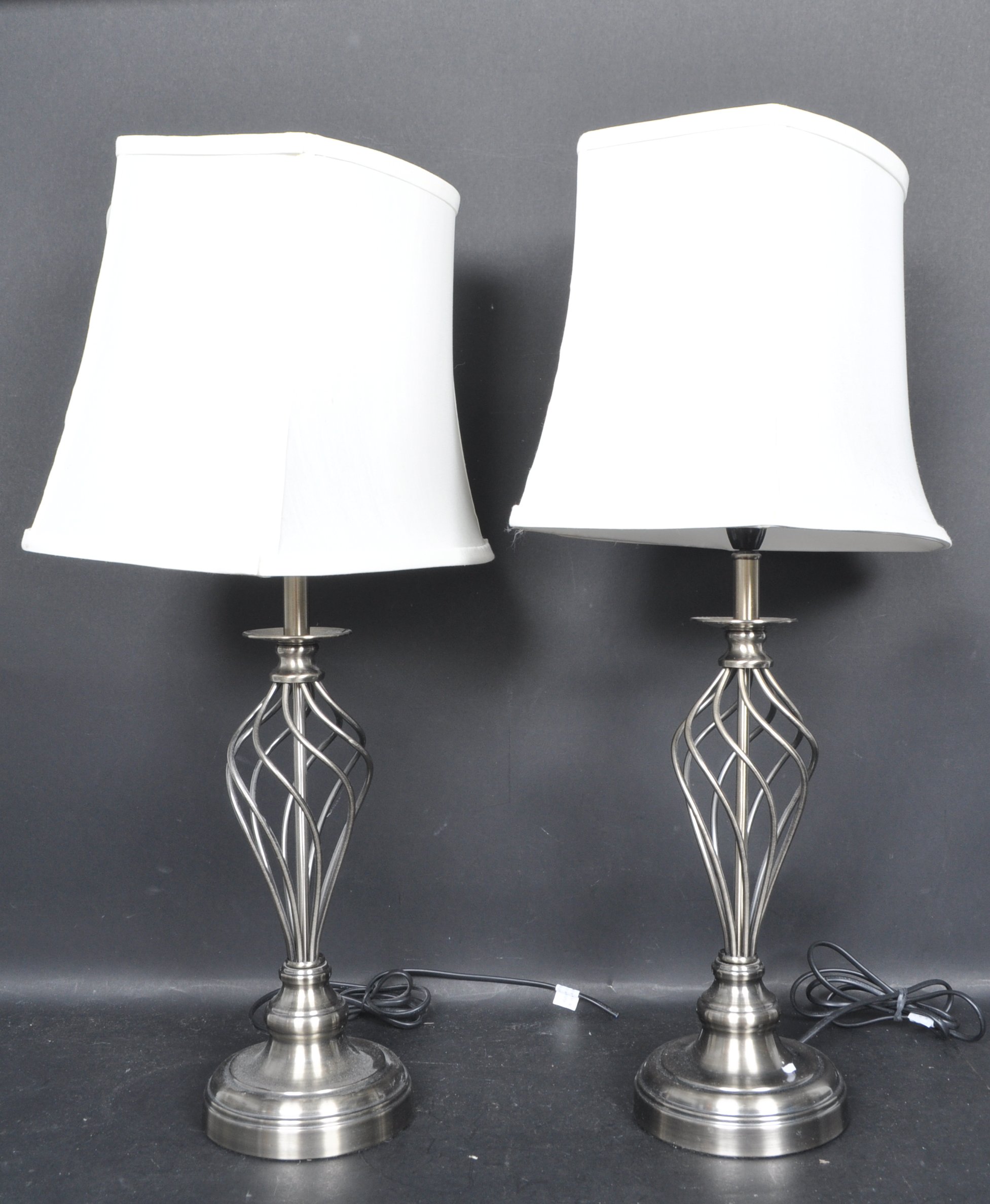 TWO CONTEMPORARY TABLE LAMPS / DESK LAMPS - Image 3 of 5