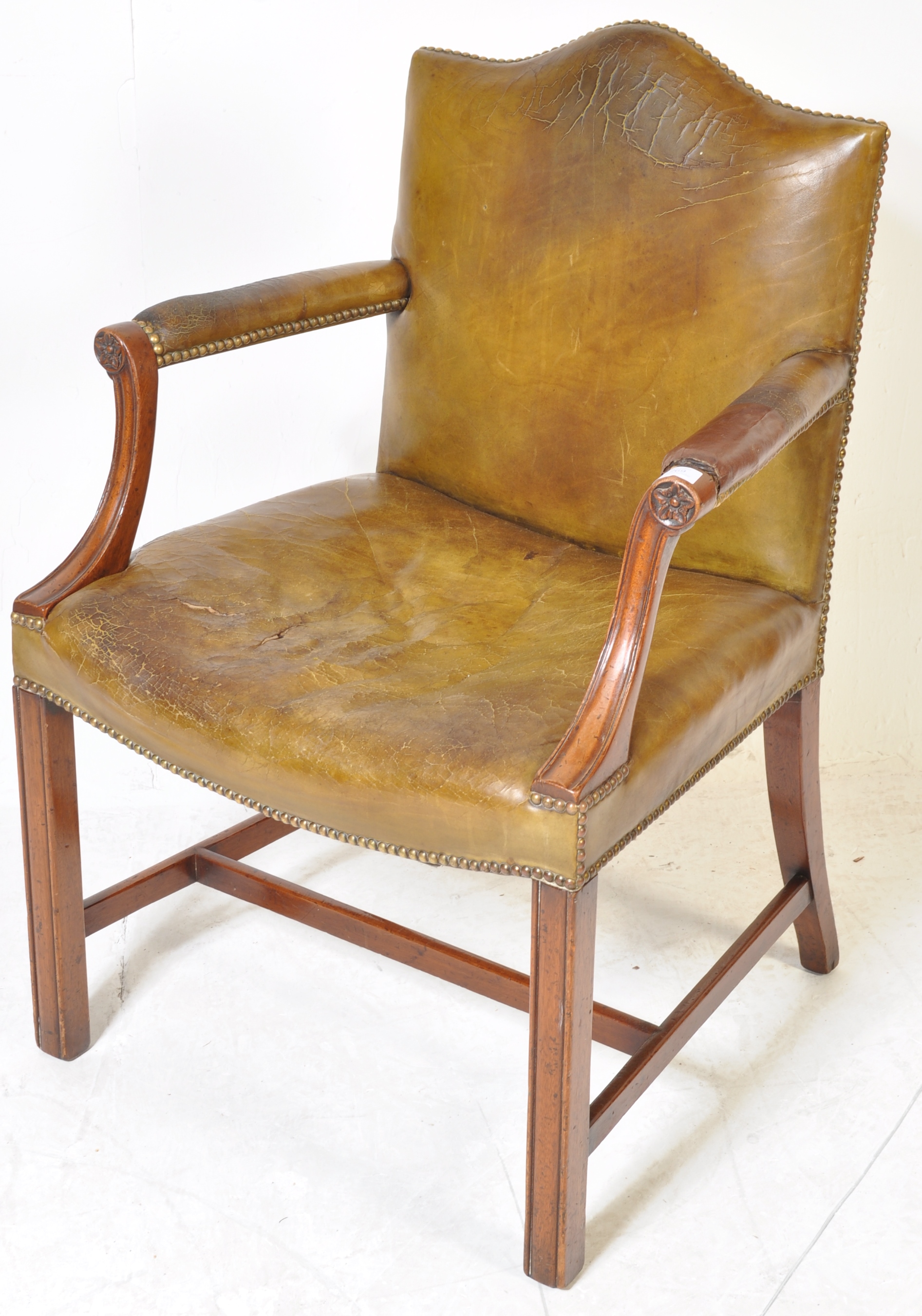 MAHOGANY AND LEATHER GAINSBOROUGH DESK ARMCHAIR - Image 2 of 5