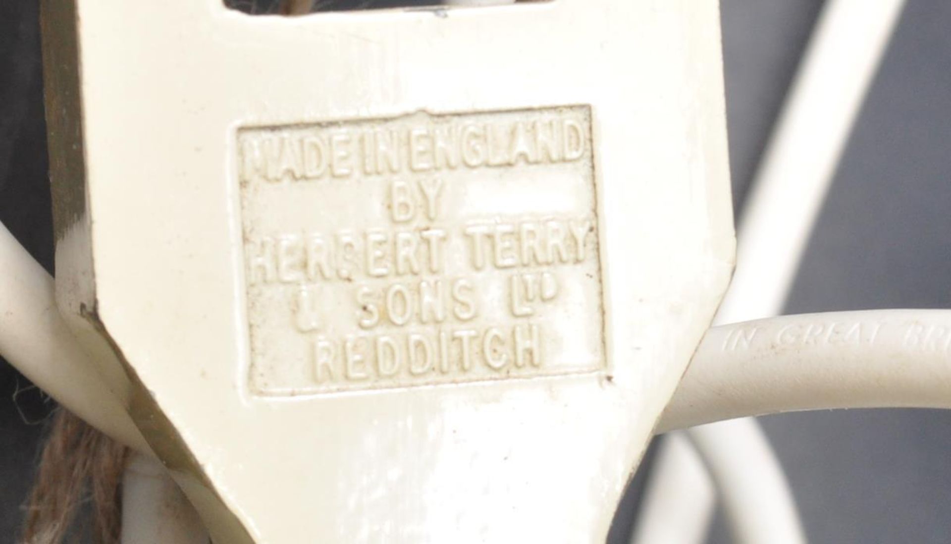 MID 20TH CENTURY HERBERT TERRY ANGLEPOISE LAMP - Image 5 of 5