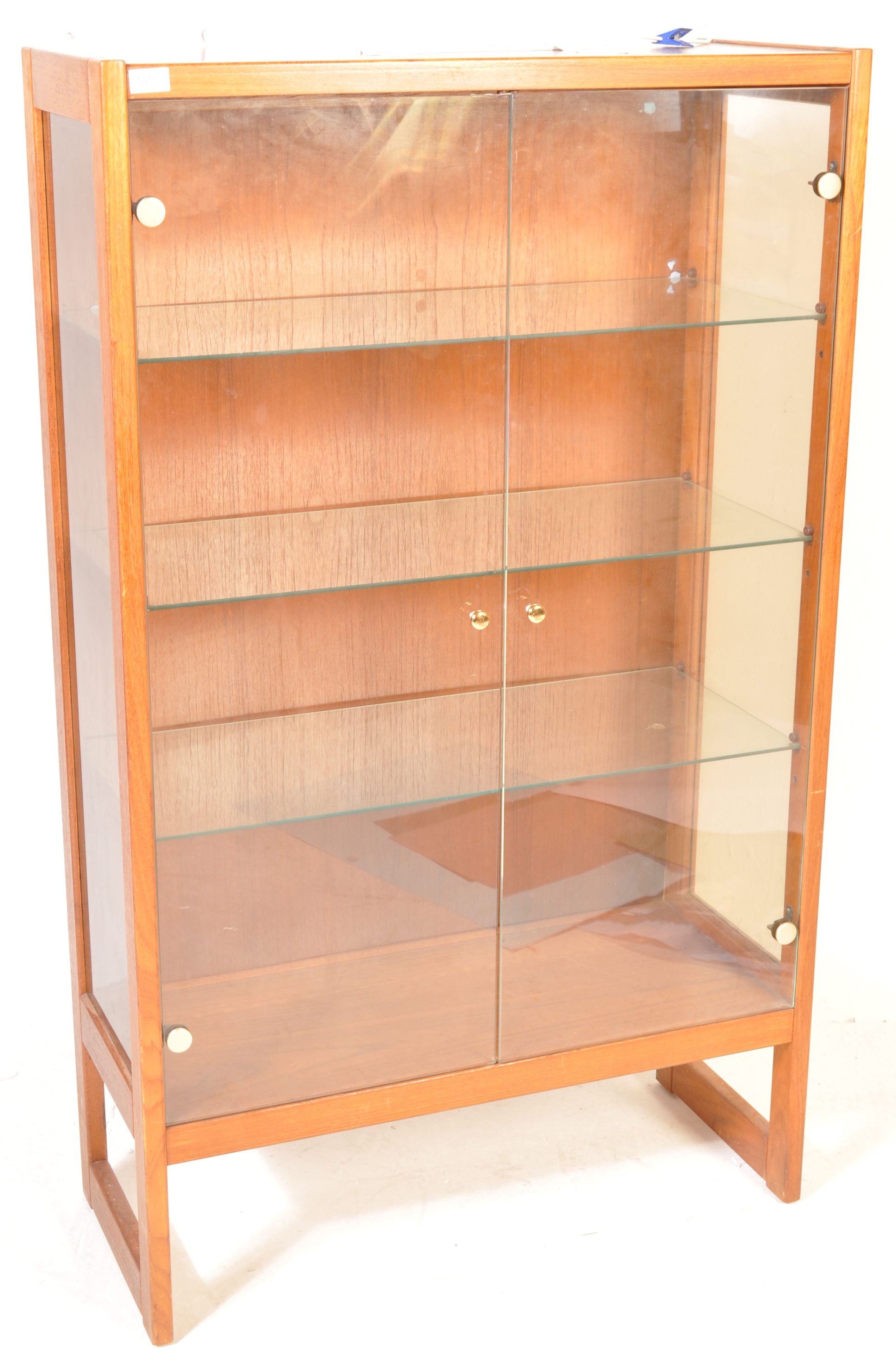 MID 20TH CENTURY DANISH INSPIRED TEAK WOOD AND GLASS DISPLAY CABINET - Image 2 of 6