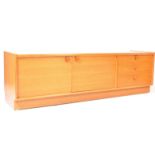 RETRO 20TH CENTURY 1970'S LOW TEAK SIDEBOARD CREDENZA