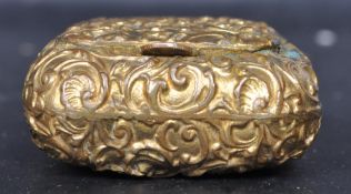 19TH CENTURY FRENCH GILT METAL SNUFF BOX