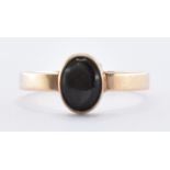 14CT GOLD AND BLACK STAR SAPPHIRE RING