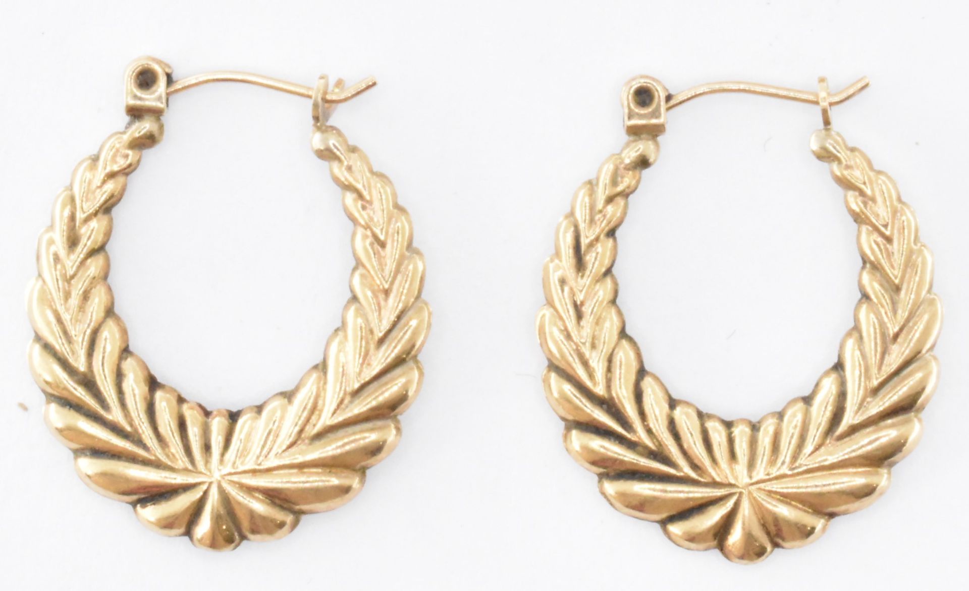 PAIR OF 9CT GOLD HOOP EARRINGS - Image 3 of 6