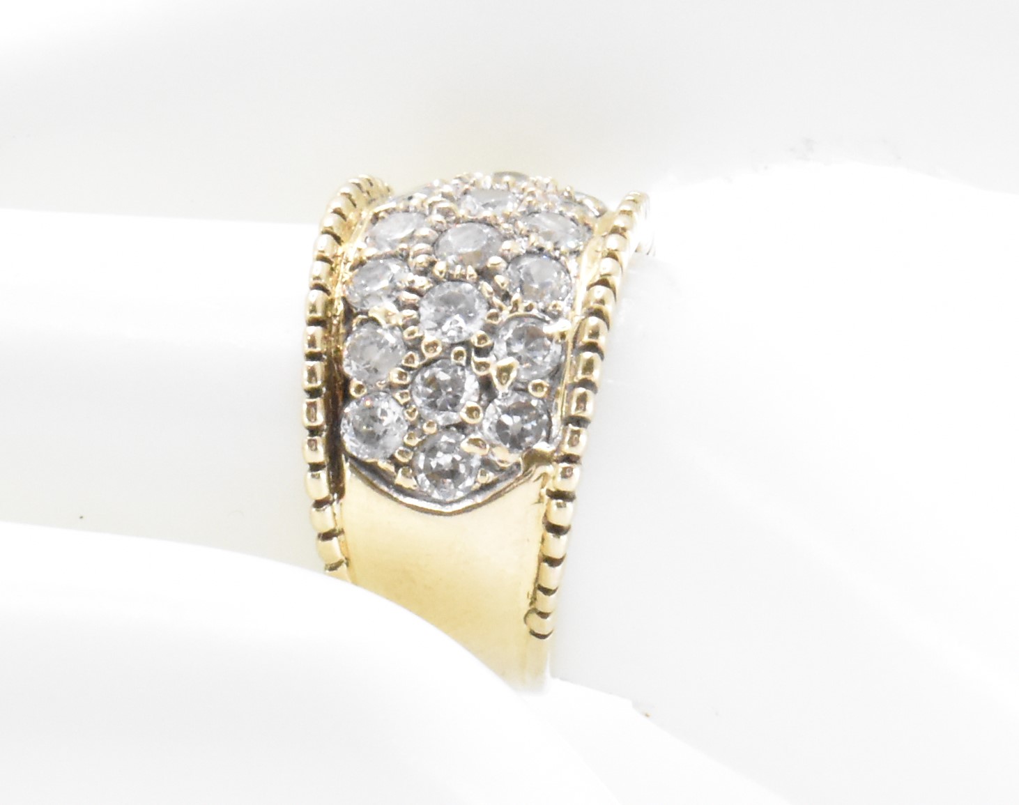 9CT GOLD & WHITE STONE RING - Image 5 of 6