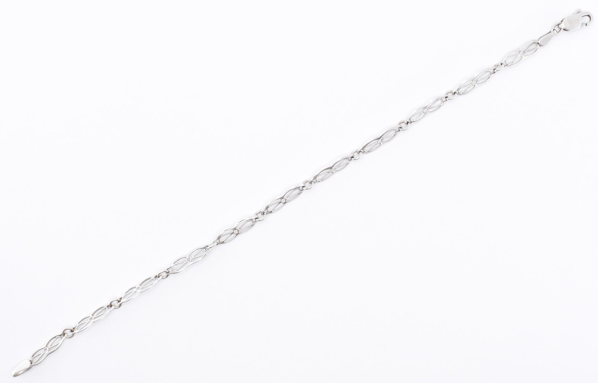 HALLMARKED 9CT WHITE GOLD FANCY LINK BRACELET CHAIN - Image 2 of 4