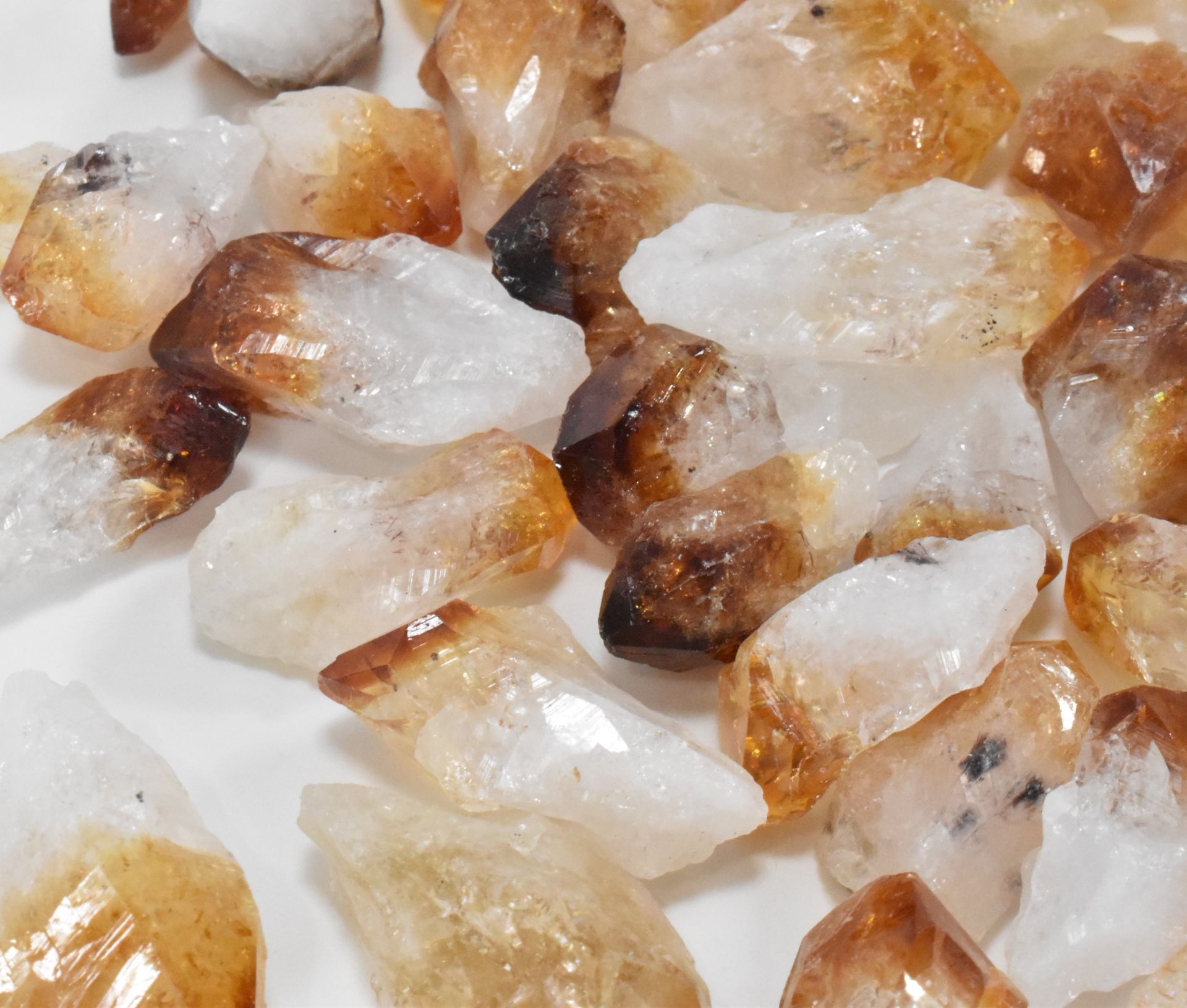 MINERAL SPECIMENS - COLLECTION OF CITRINE POINTS - Image 4 of 4