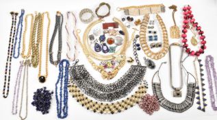 COLLECTION OF VINTAGE COSTUME JEWELLERY