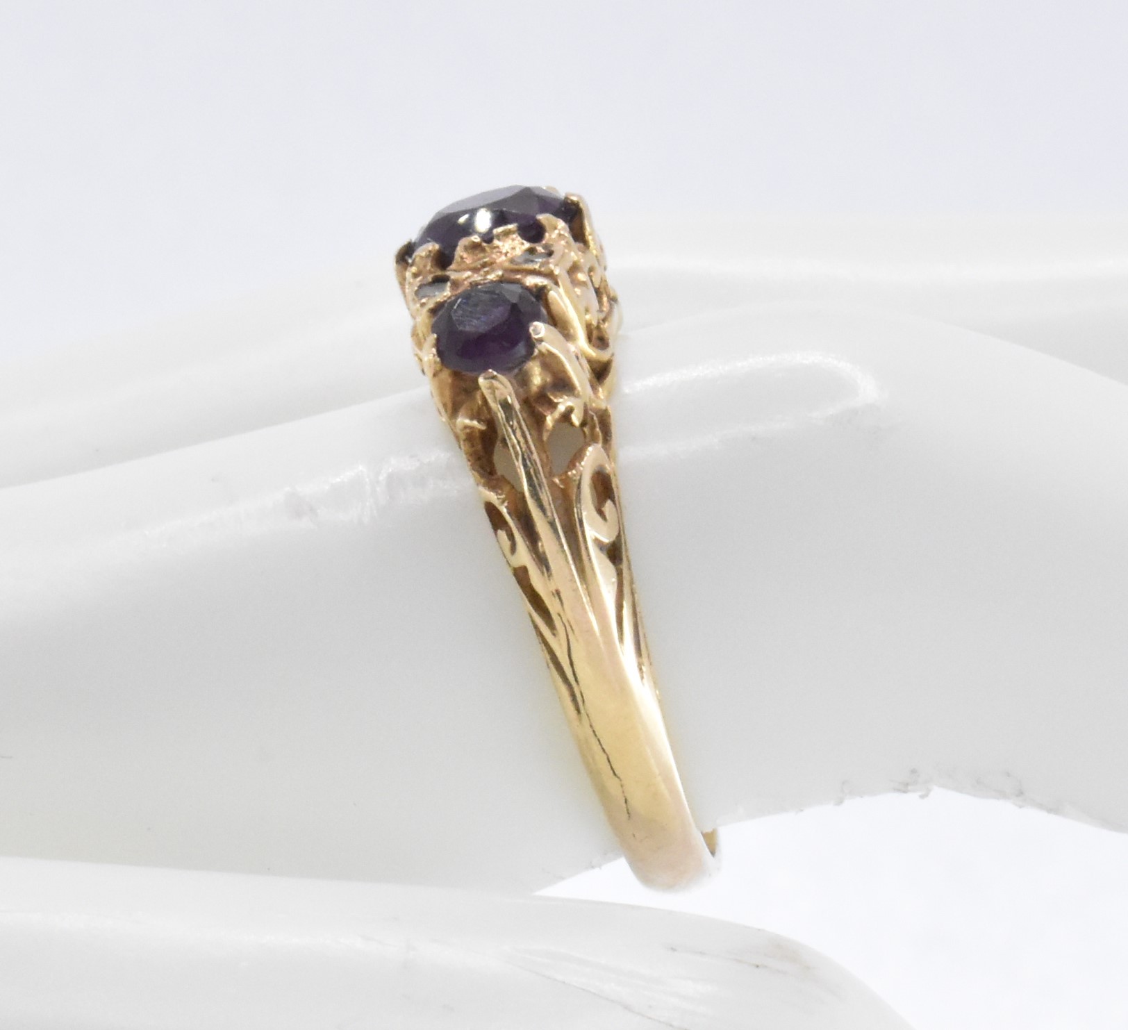 9CT GOLD AMETHYST & DIAMOND RING - Image 5 of 6