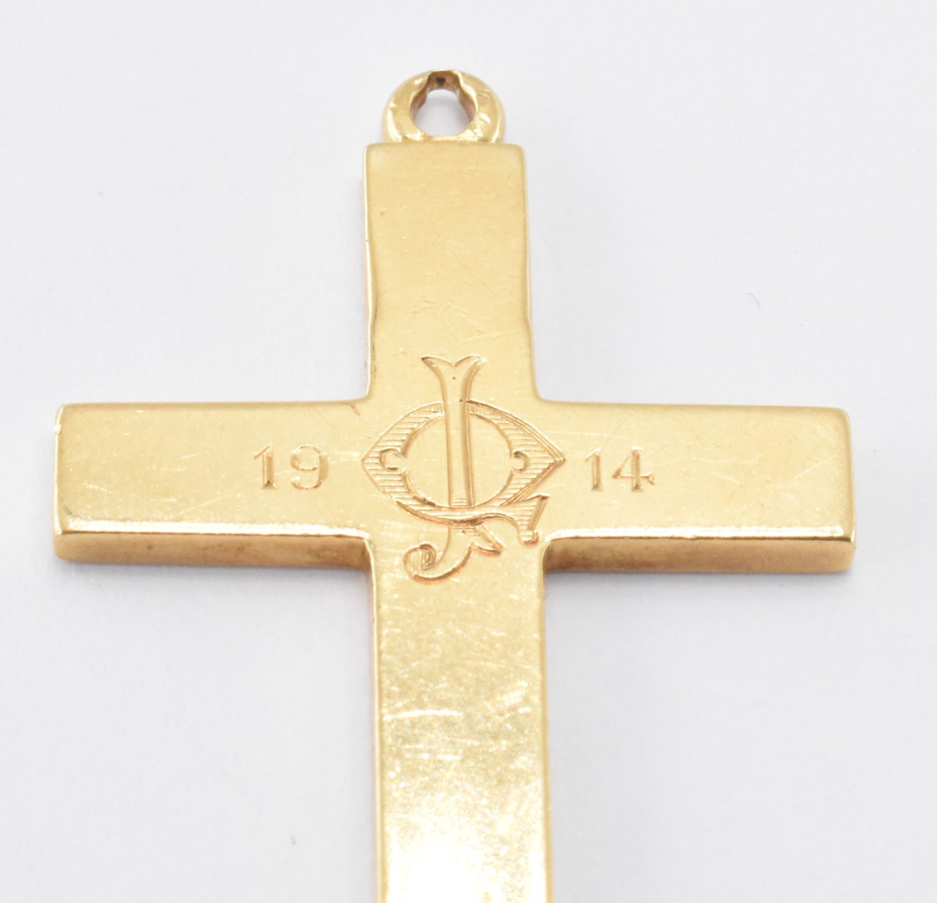 18CT GOLD 1914 CRUCIFIX PENDANT - Image 5 of 5