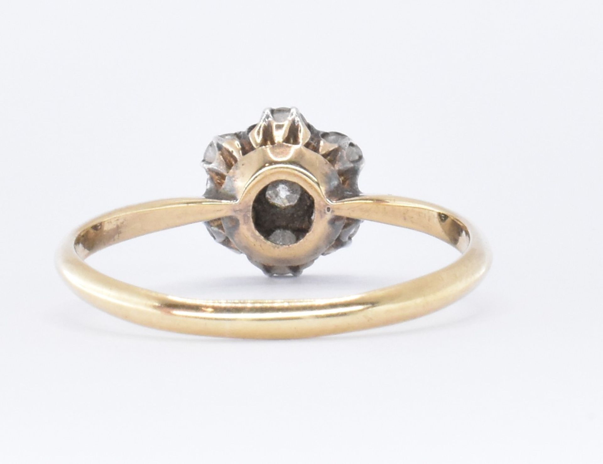 1920S 18CT GOLD & DIAMOND CLUSTER RING - Image 3 of 6