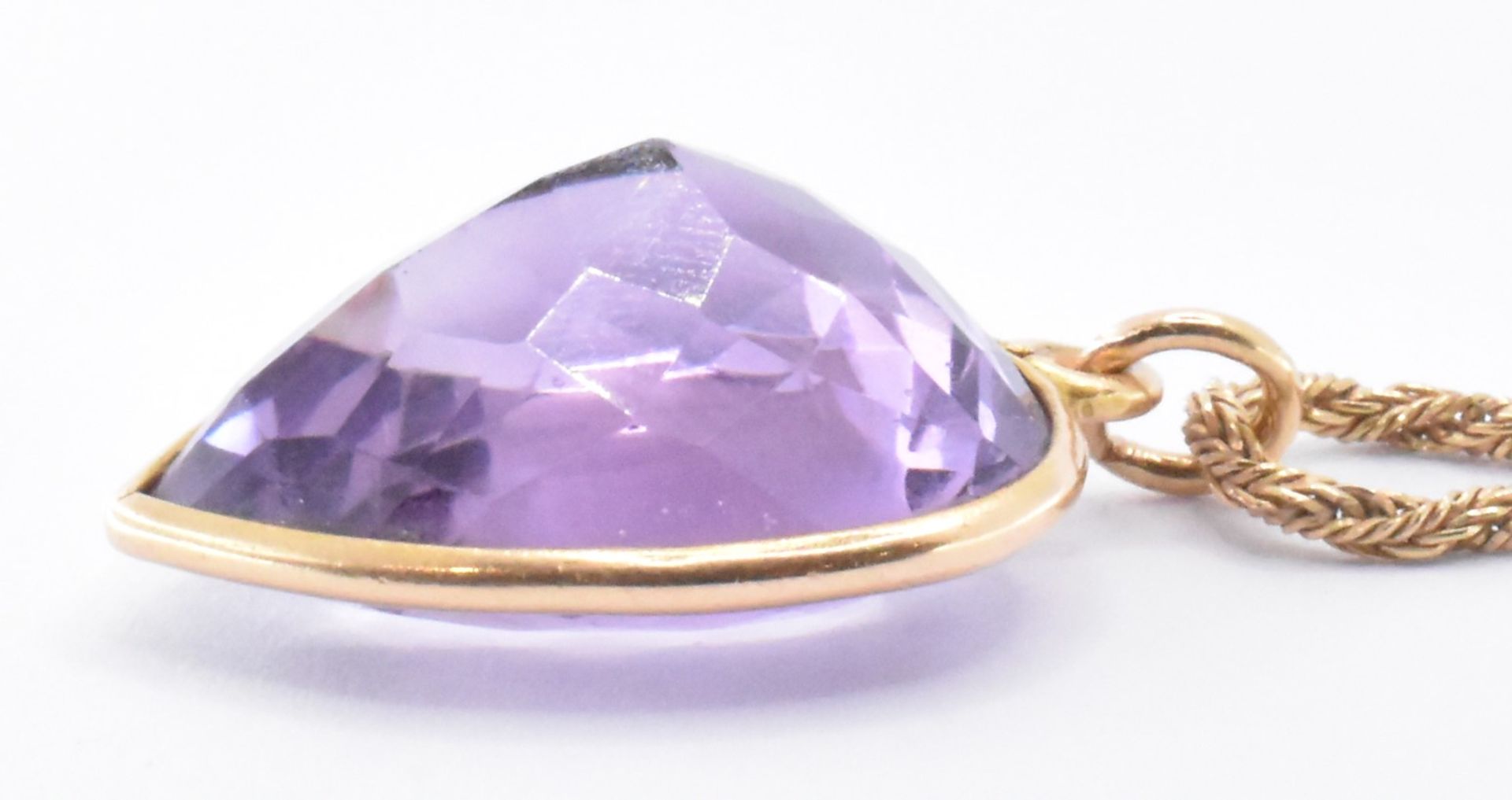 18CT GOLD & AMETHYST PENDANT NECKLACE - Image 4 of 7