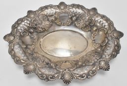 VICTORIAN SILVER HALLMARKED DISH OF OVAL FORM