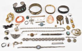 ASSORTMENT OF VICTORIAN & LATER JEWELLERY