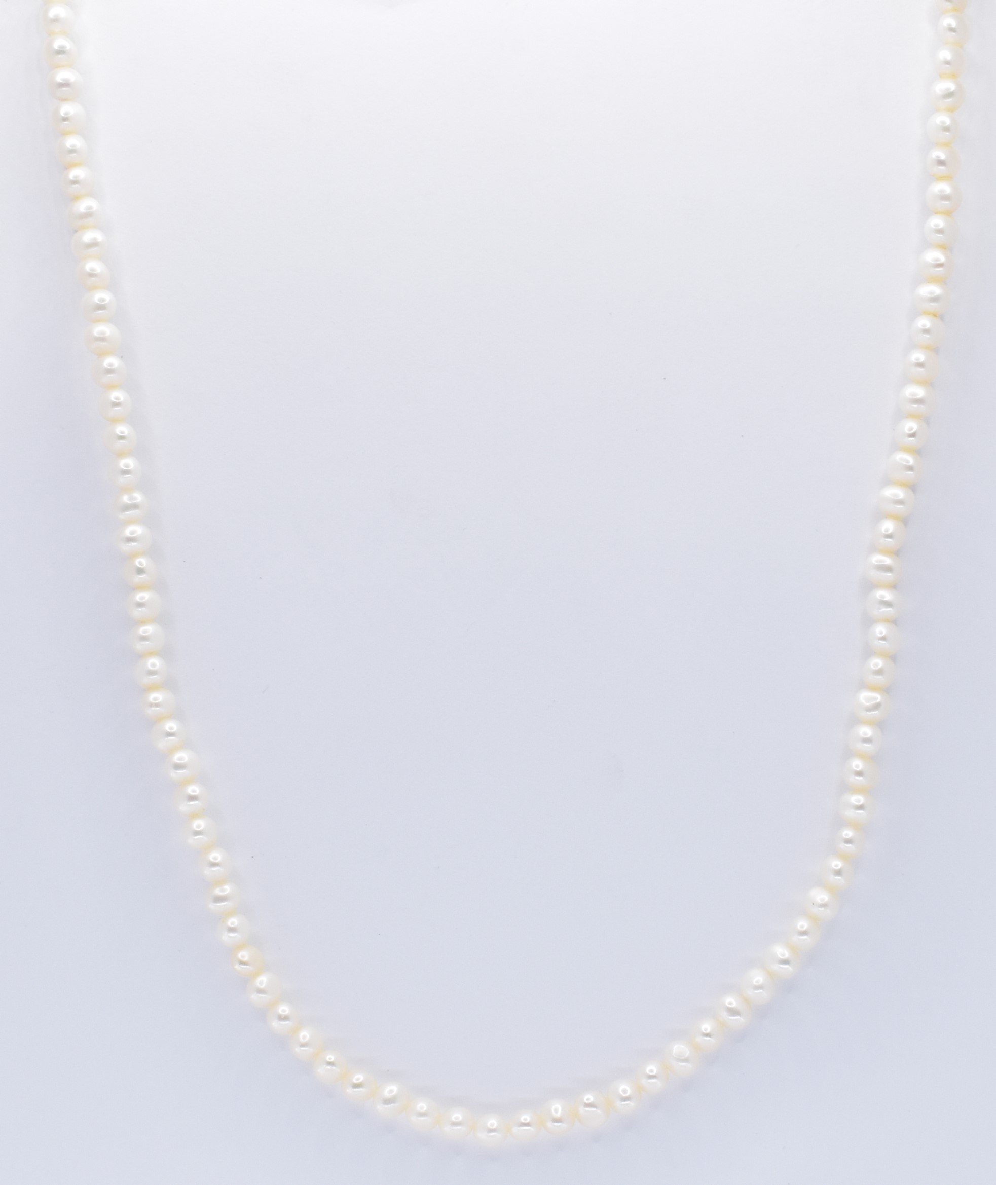 9CT GOLD & CULTURED PEARL NECKLACE