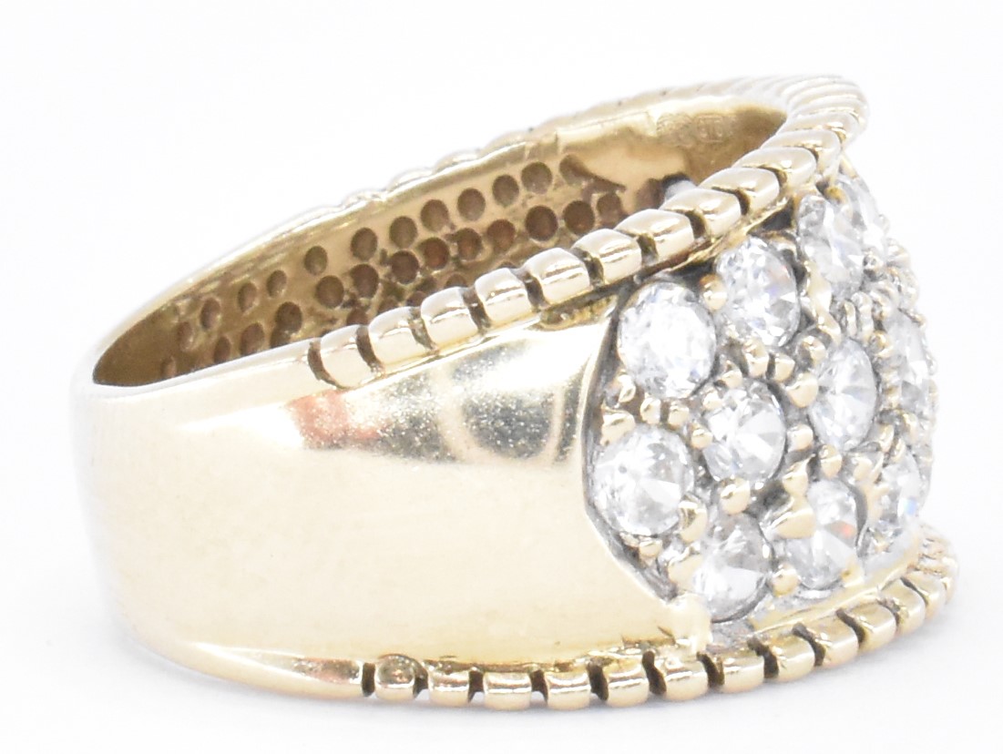 9CT GOLD & WHITE STONE RING - Image 4 of 6