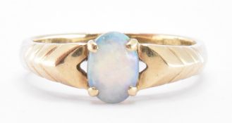 9CT GOLD & OPAL RING