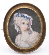 VICTORIAN MOTHER OF PEARL PORTRAIT BROOCH