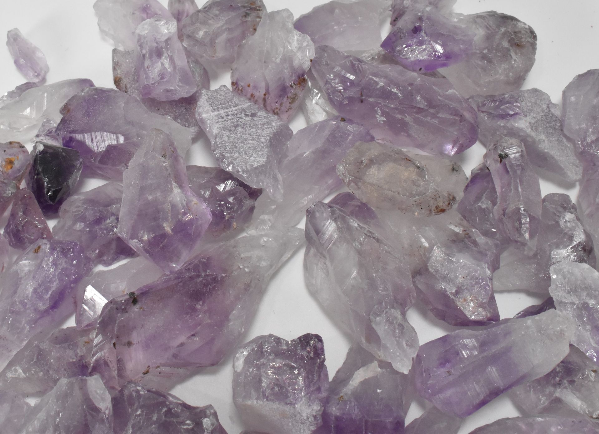 MINERAL SPECIMENS - COLLECTION OF AMETHYST QUARTZ - Image 4 of 5