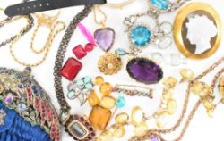 Antique & Vintage Jewellery, Watch, Gold, Silver & Gem Stone Auction