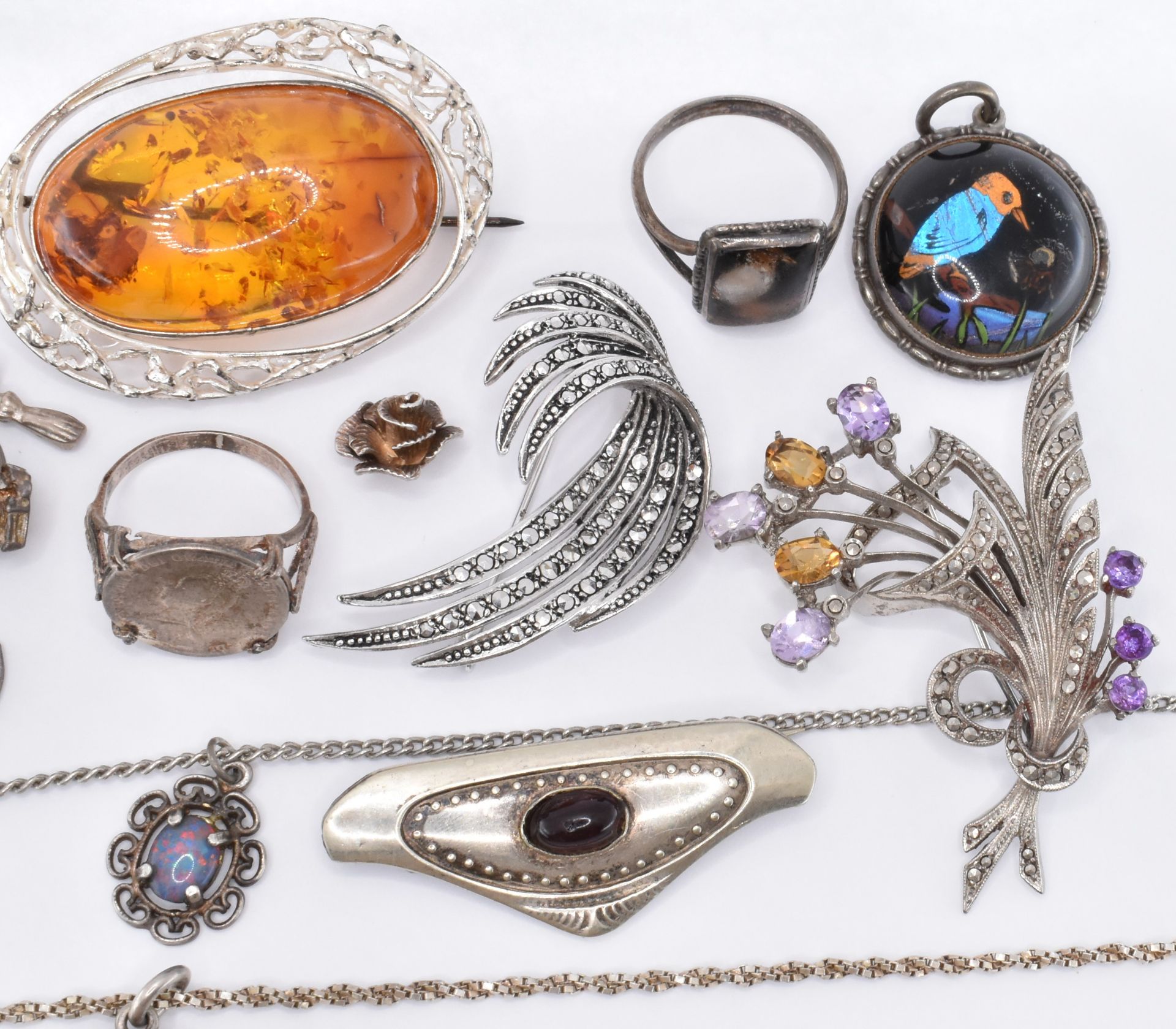 ASSORTMENT OF SILVER JEWELLERY - Image 8 of 8