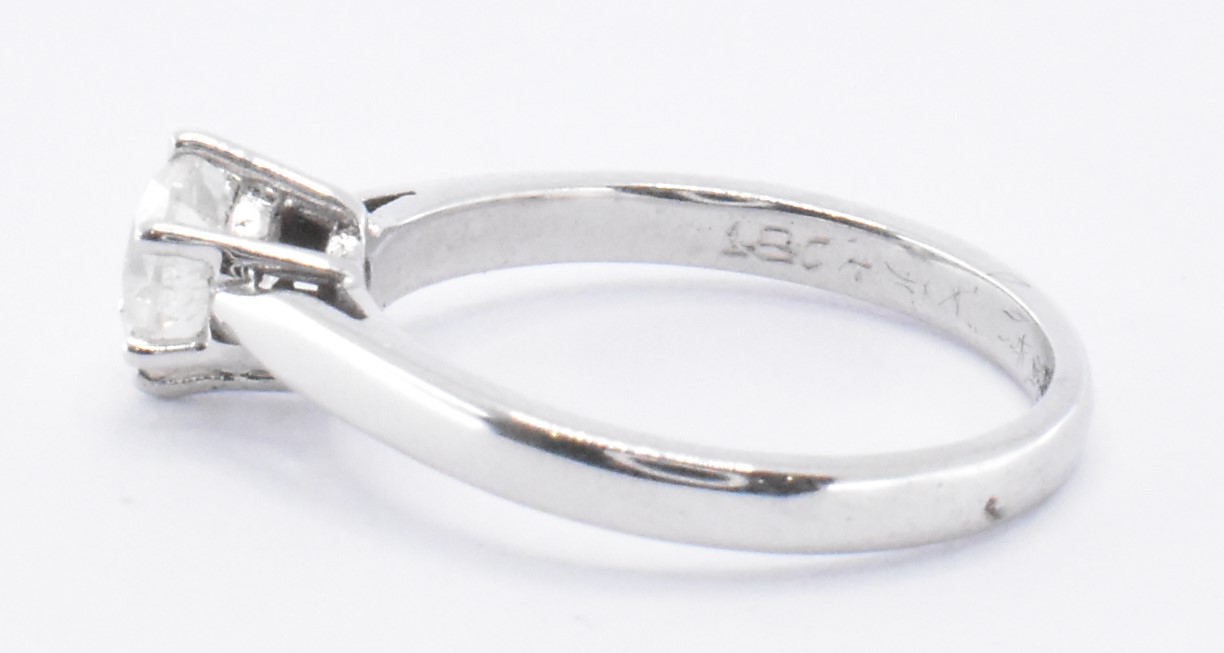 18CT WHITE GOLD & DIAMOND RING - Image 3 of 5