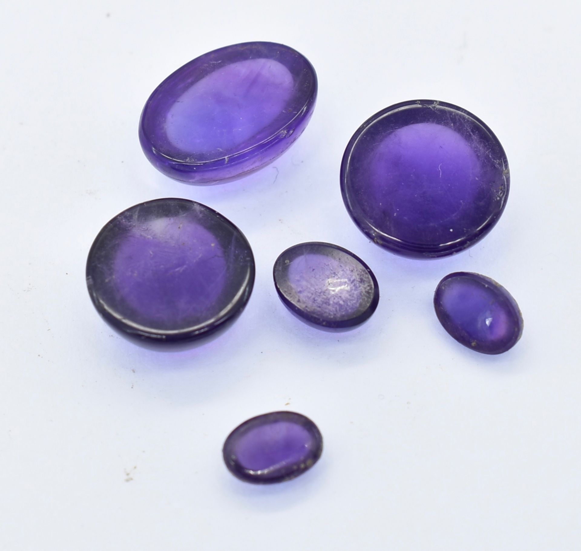 QUANTITY OF ASSORTED AMETHYST CABOCHONS - Image 2 of 2