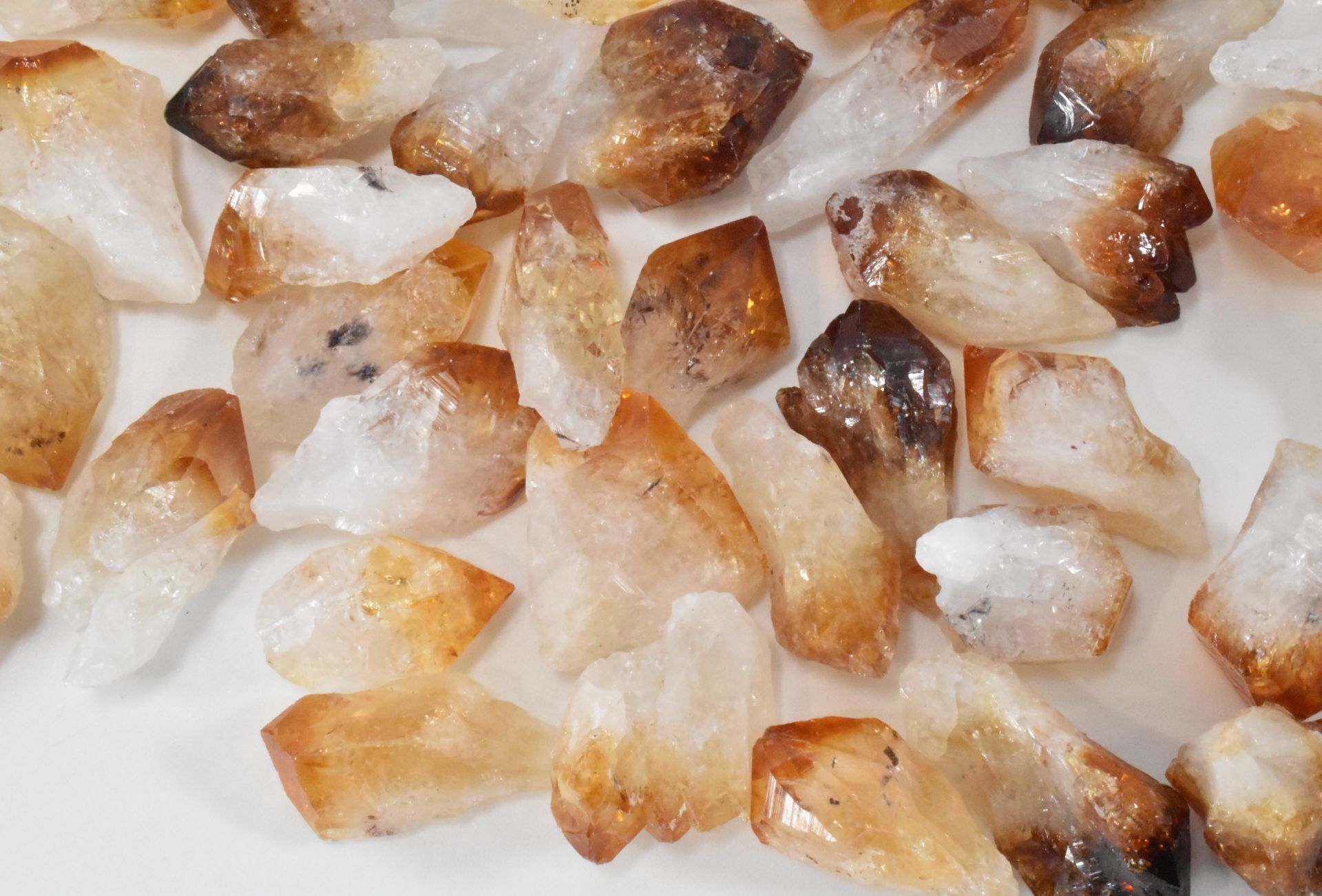 MINERAL SPECIMENS - COLLECTION OF CITRINE POINTS - Image 3 of 4