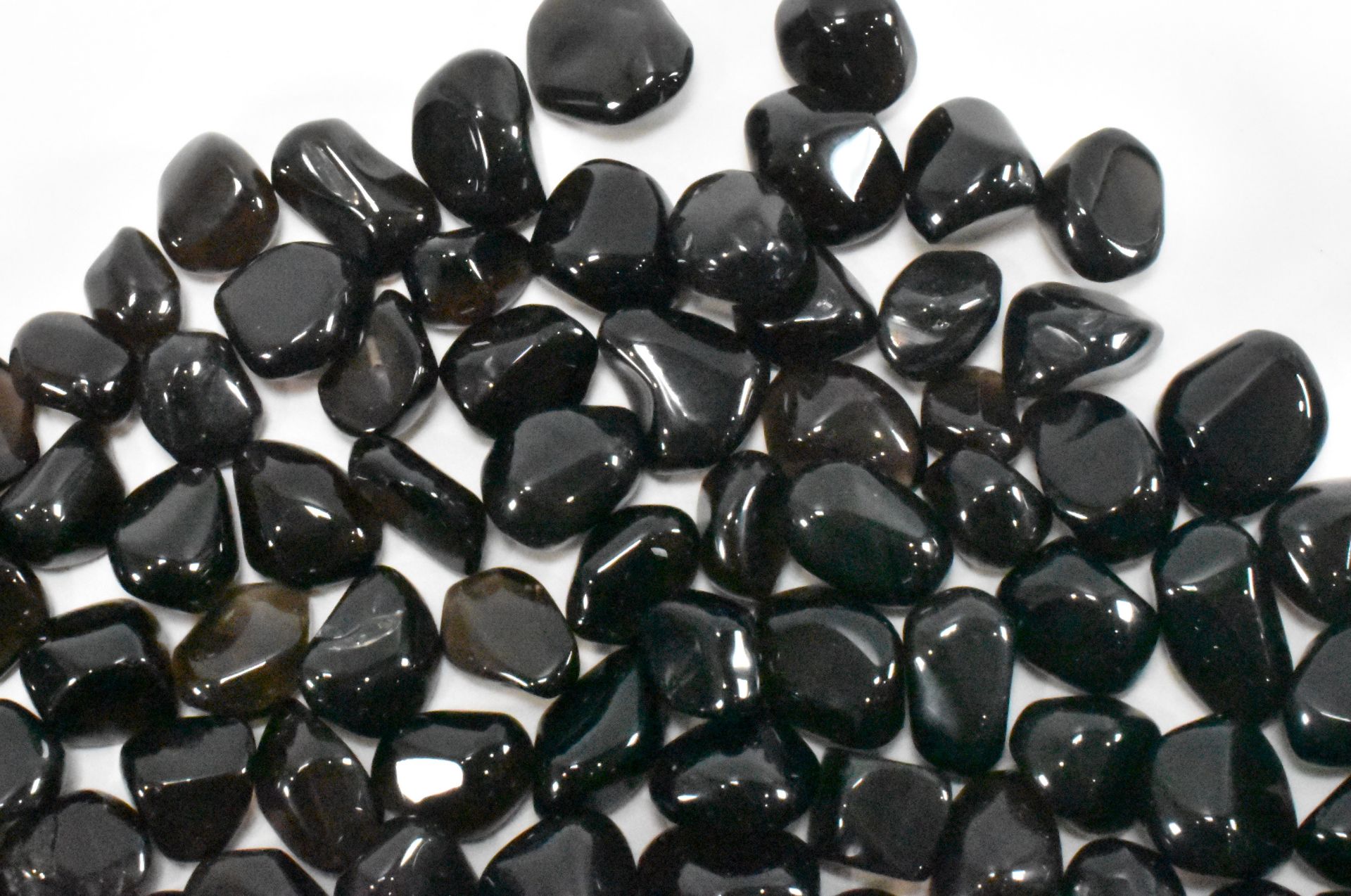 LARGE QUANTITY BLACK OBSIDIAN - Image 2 of 5