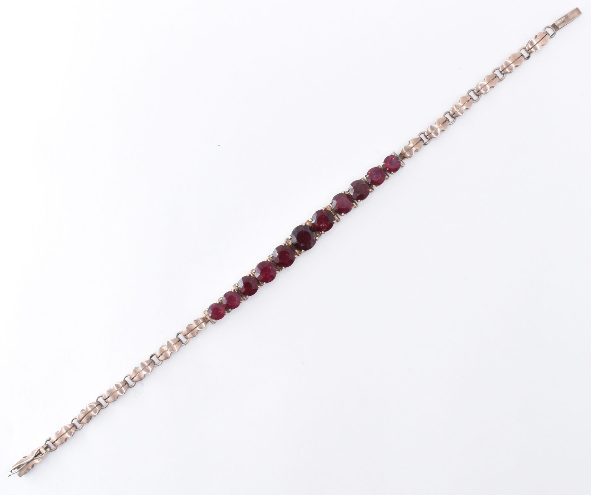 VICTORIAN 9CT GOLD & GARNET BRACELET - Image 2 of 11