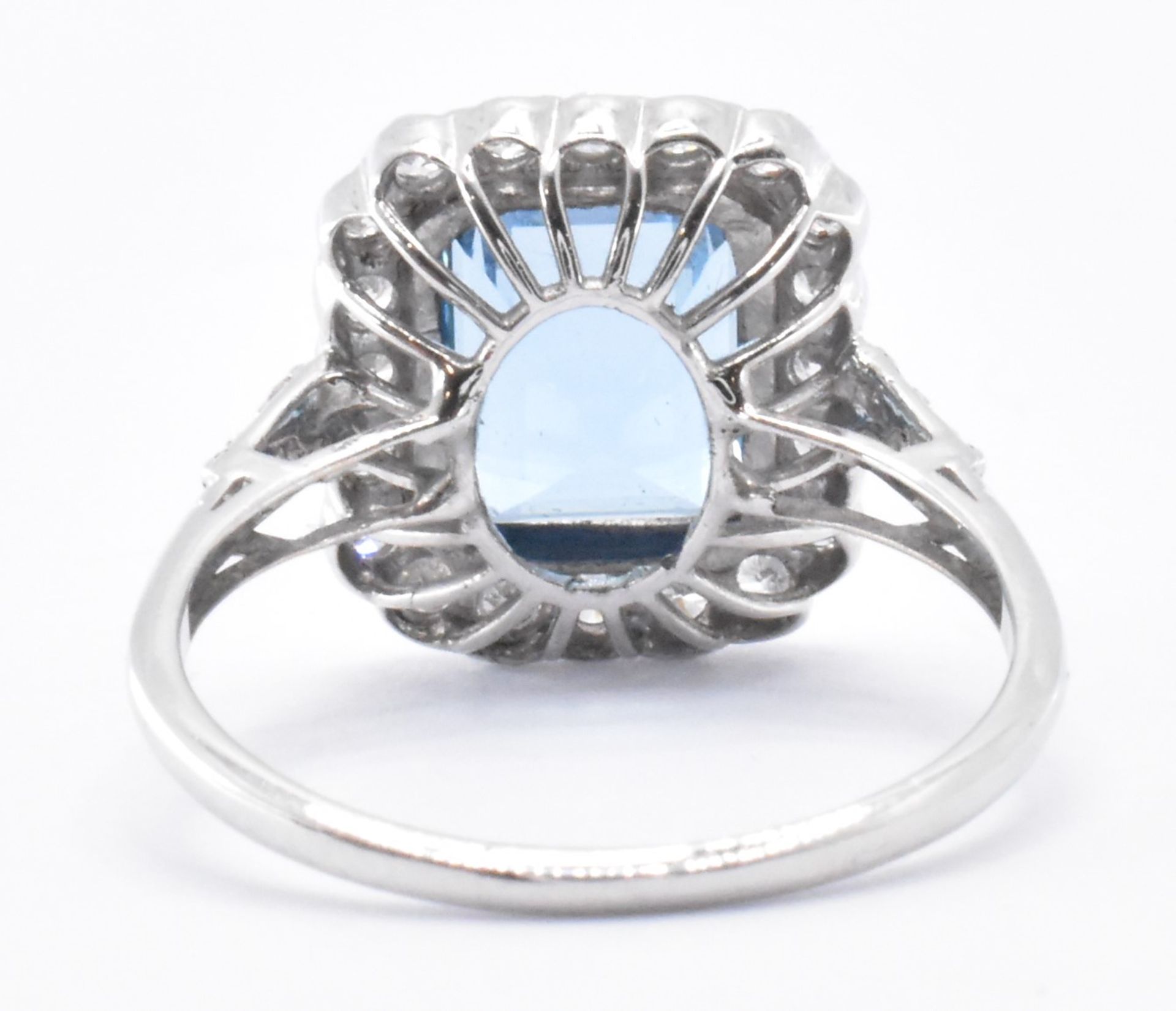 WHITE GOLD AQUAMARINE & DIAMOND DRESS RING - Image 3 of 5