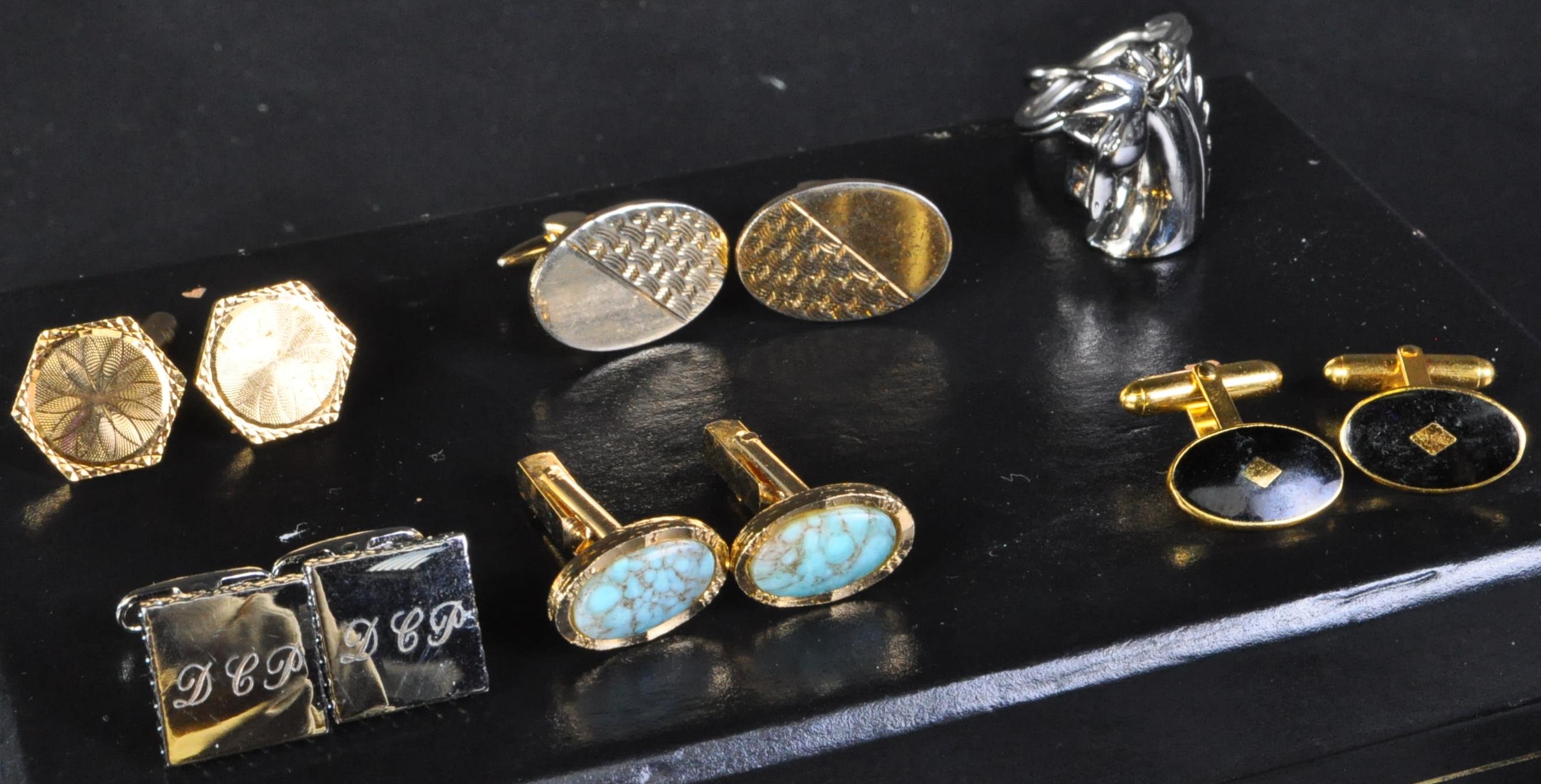 ESTATE OF DAVE PROWSE - PROWSE'S PERSONAL CUFFLINK COLLECTION - Image 2 of 6