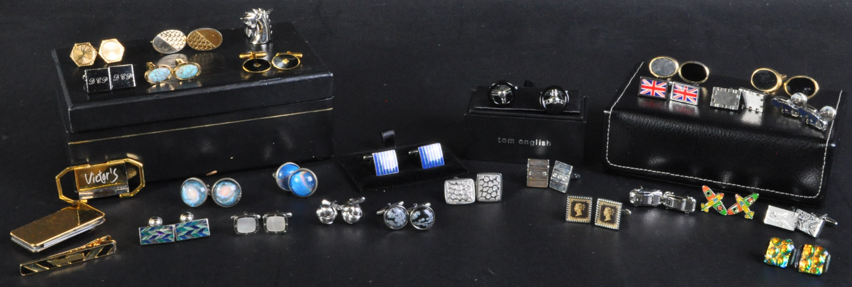 ESTATE OF DAVE PROWSE - PROWSE'S PERSONAL CUFFLINK COLLECTION