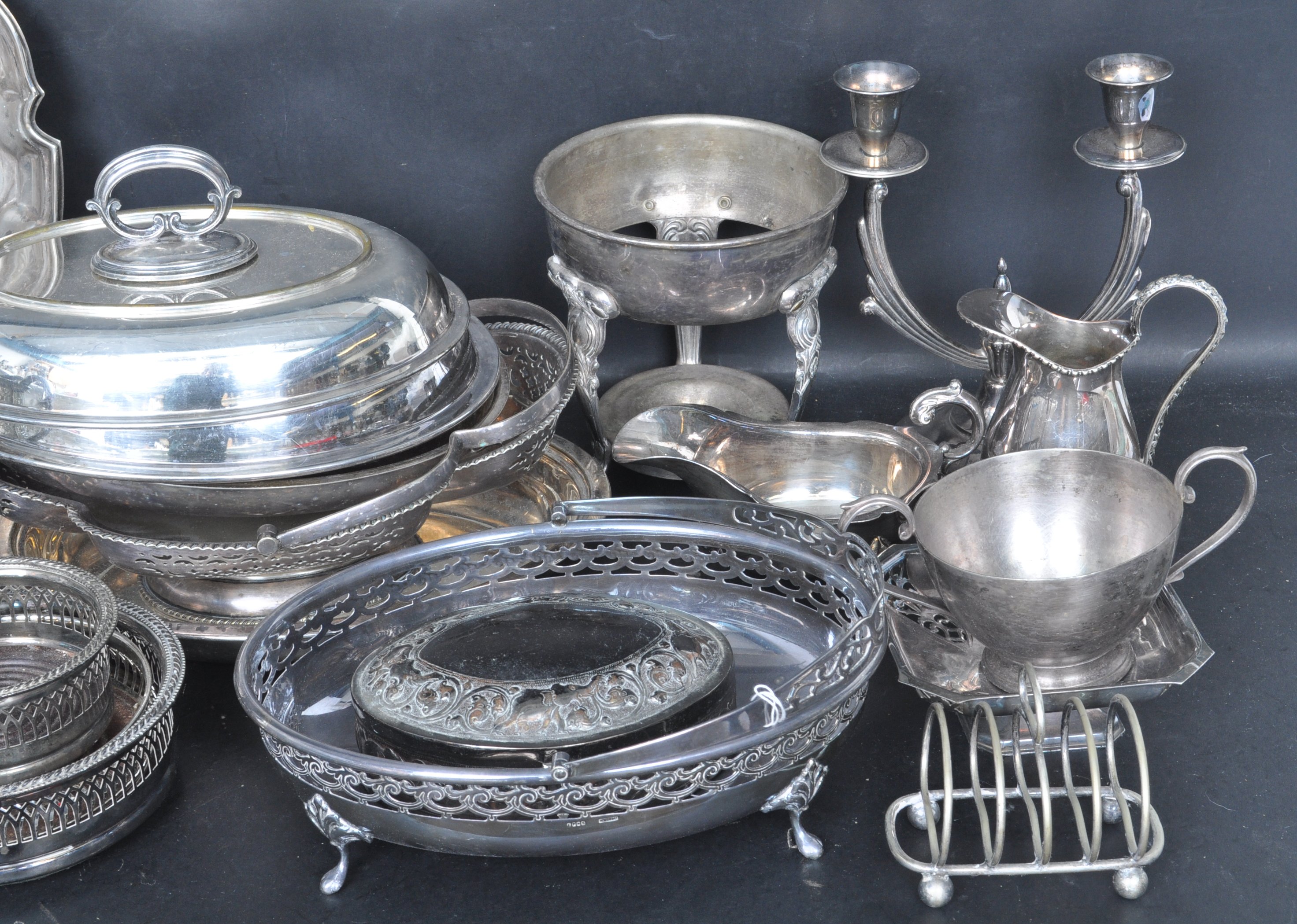 COLLECTION FO VINTAGE 20TH CENTURY SILVER PLATE - Image 3 of 7