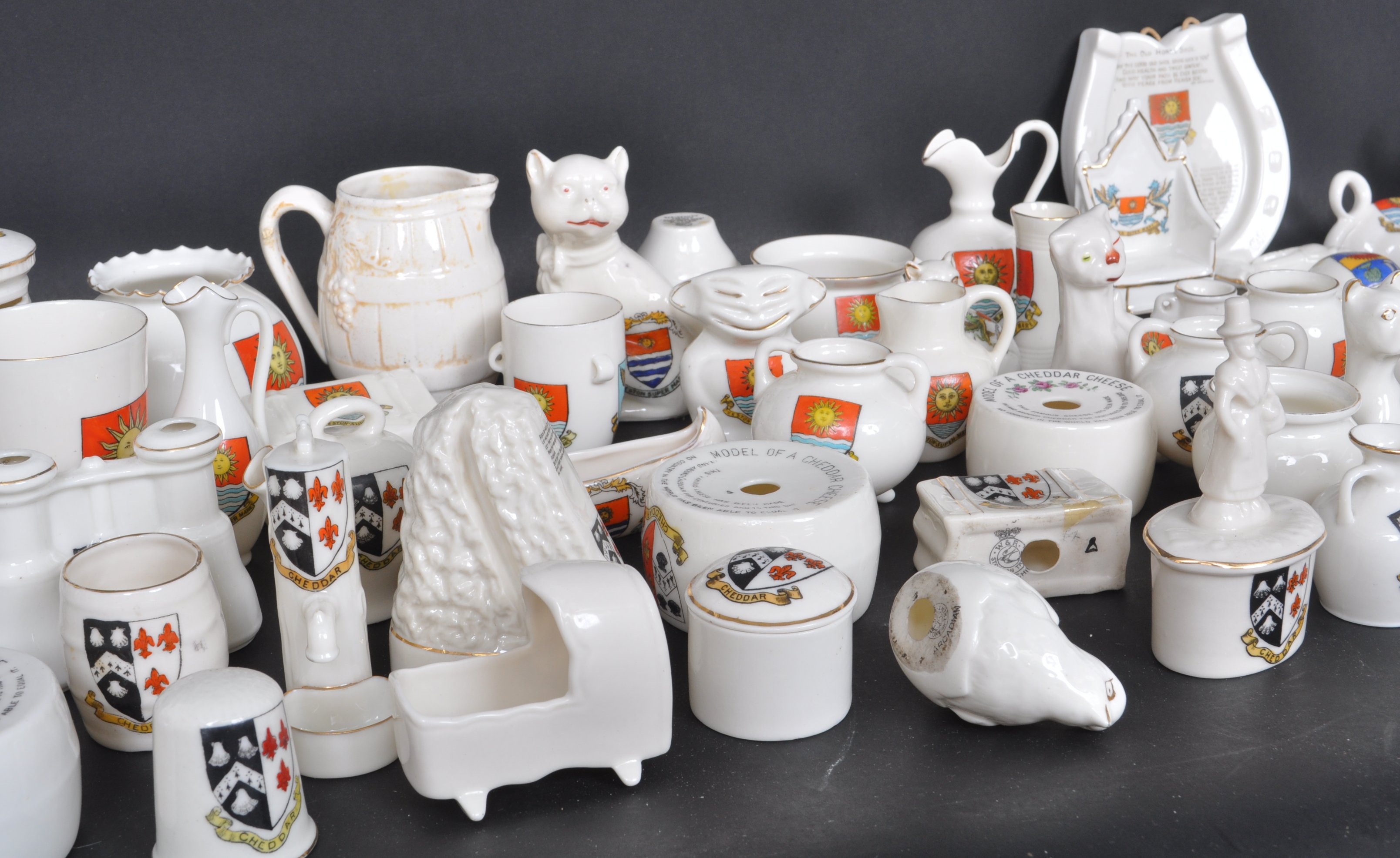 LARGE COLLECTION OF CERAMIC W.H. GOSS CABINET WARE - Image 4 of 15