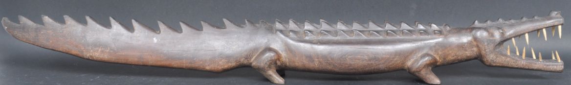 20TH CENTURY HARD WOOD HAND CARVED CROCODILE FIGURINE