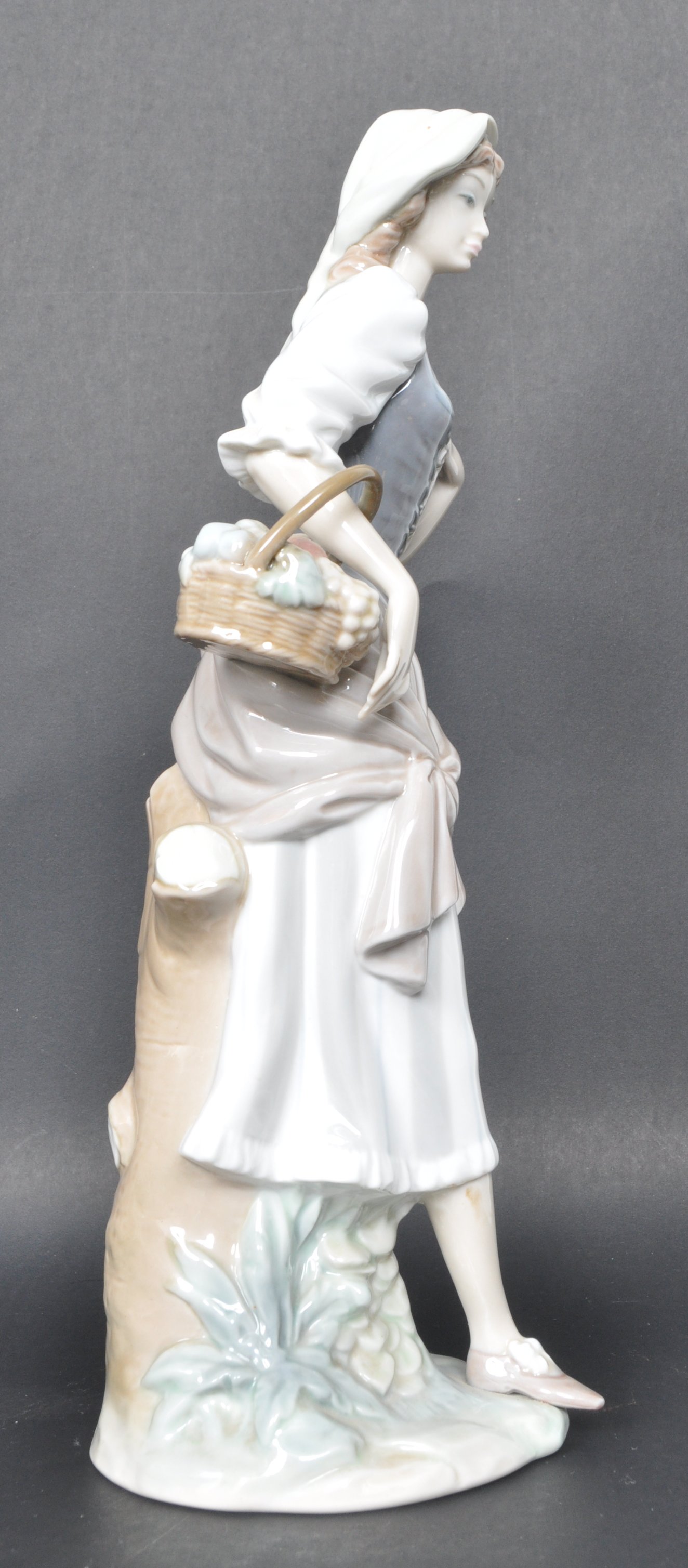 VINTAGE 20TH CENTURY LLADRO FIGURINE - Image 2 of 6