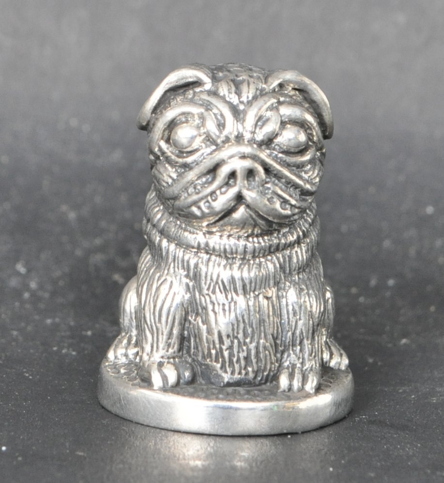 SILVER THIMBLE IN THE FORM OF A PUG