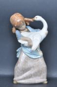 LLADRO 2095 - DUCK PULLING PIGTAIL - CERAMIC PORCELAIN FIGURINE