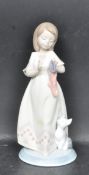 LLADRO 6669 - THE NIGHT BEFORE CHRISTMAS COLLECTION - A STOCKING FOR KITTY