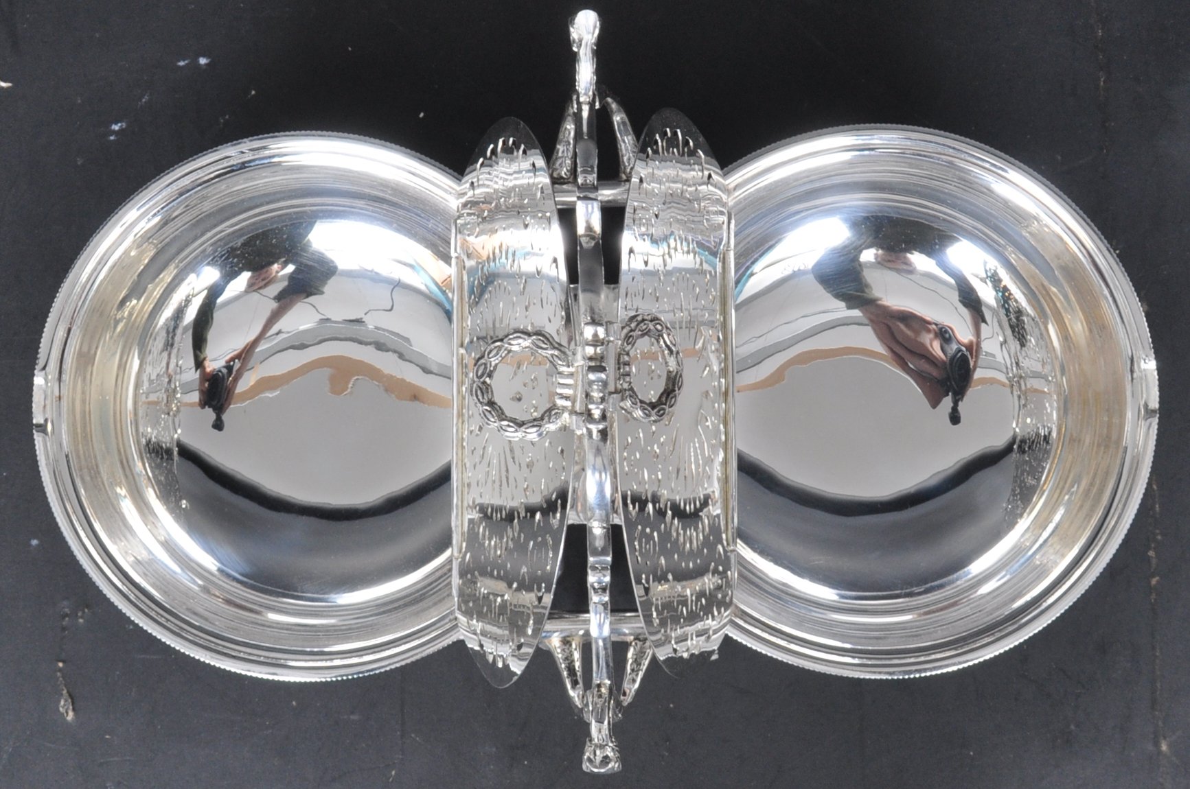 LARGE SILVER PLATED MUFFIN DISH - Image 3 of 8