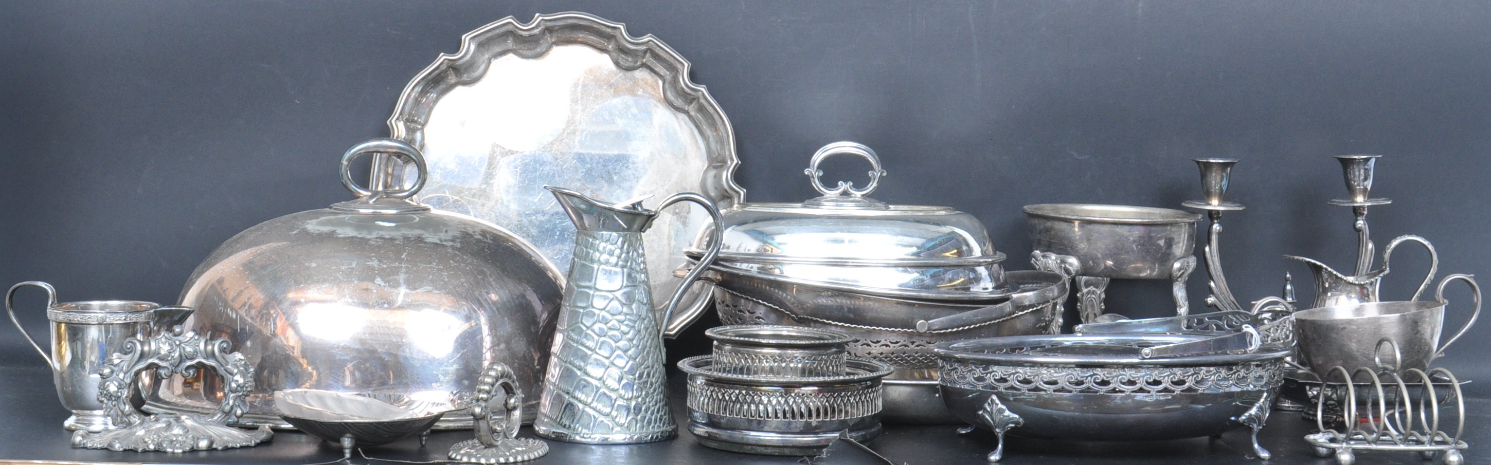 COLLECTION FO VINTAGE 20TH CENTURY SILVER PLATE