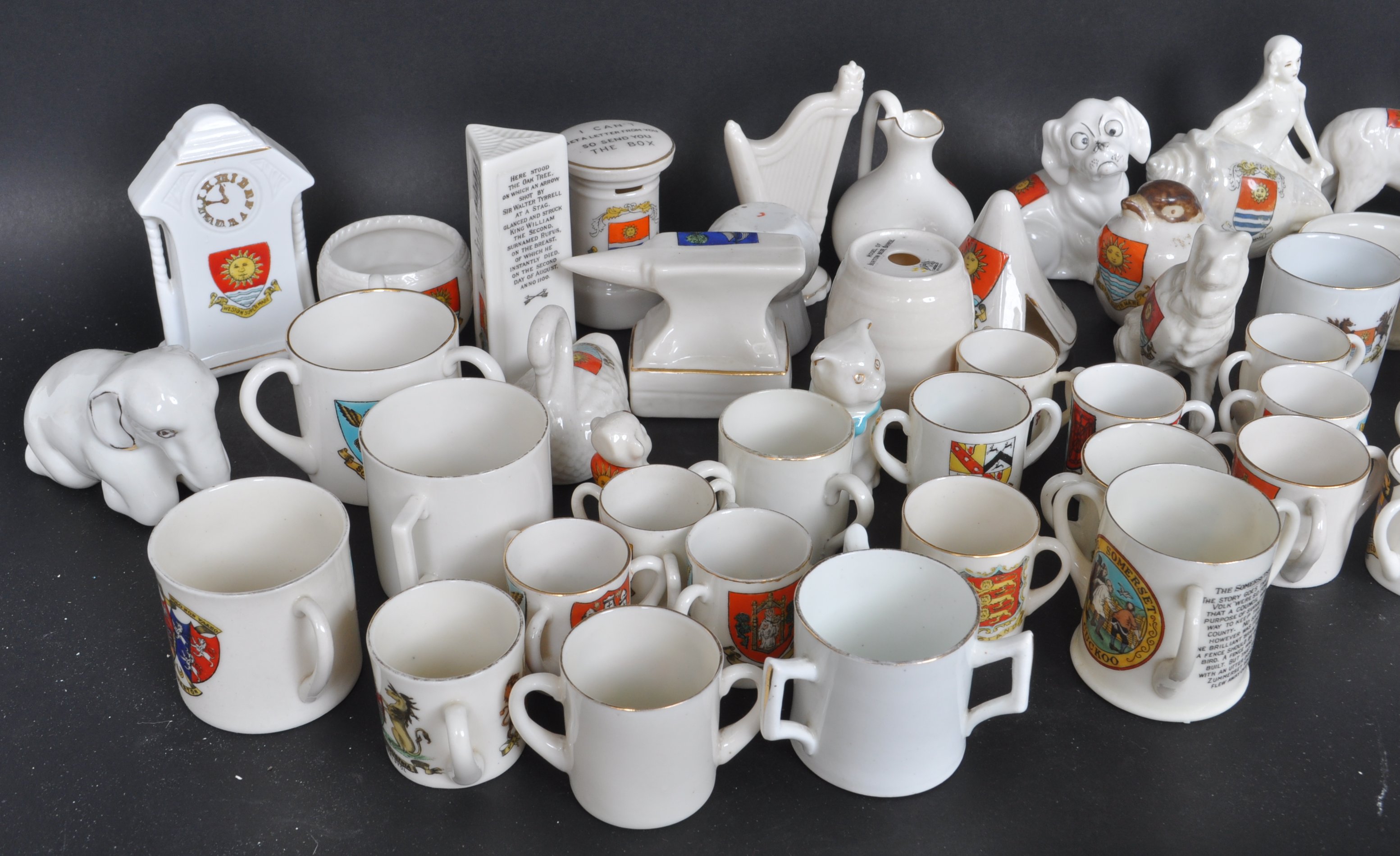 LARGE COLLECTION OF CERAMIC W.H. GOSS CABINET WARE - Image 10 of 15